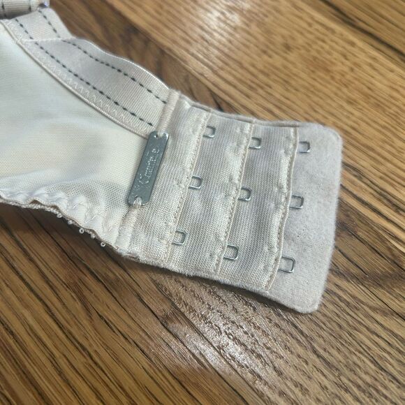 Chantelle Lace Underwire Bra – Size 36F (US DDDD) – Beige - Picture 2 of 5